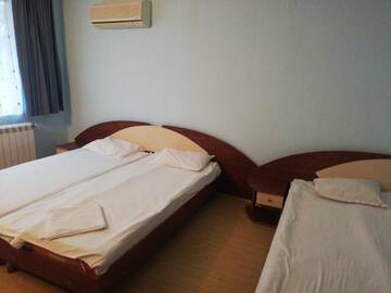 Фото номера Трехместный номер с террасой Отель Bar &amp; Hotel ELA г. Dolen Bliznak 6