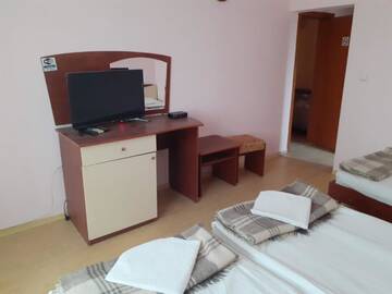 Фото номера Трехместный номер с террасой Отель Bar &amp; Hotel ELA г. Dolen Bliznak 10