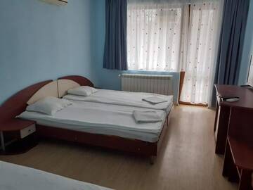 Фото номера Трехместный номер с террасой Отель Bar &amp; Hotel ELA г. Dolen Bliznak 12